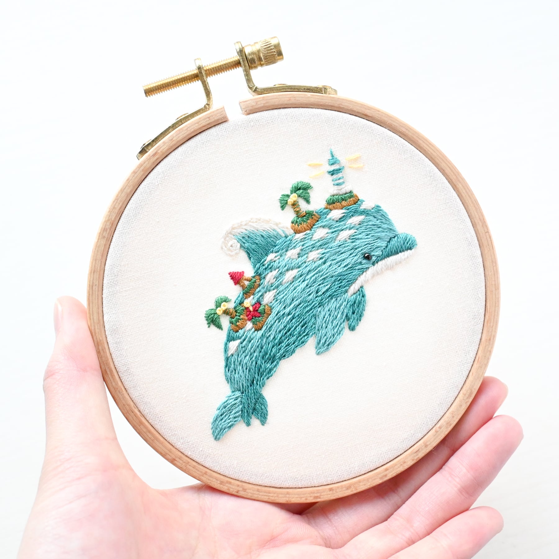 刺繍キット「南の島イルカ」《空想街雑貨店》 | 空想街雑貨店