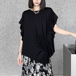 ASYMMETRIC DRAPED CREW NECK SHORT SLEEVE TOP M-17169