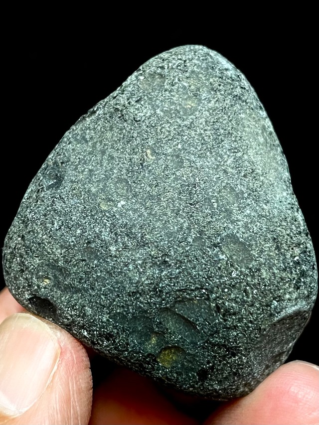 6) 神聖「隠岐の島」黒曜石(川流れ原石)