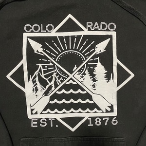 【MJ APPAREL】COLORADO プリント パーカー スウェット プルオーバー フーディー L US古着