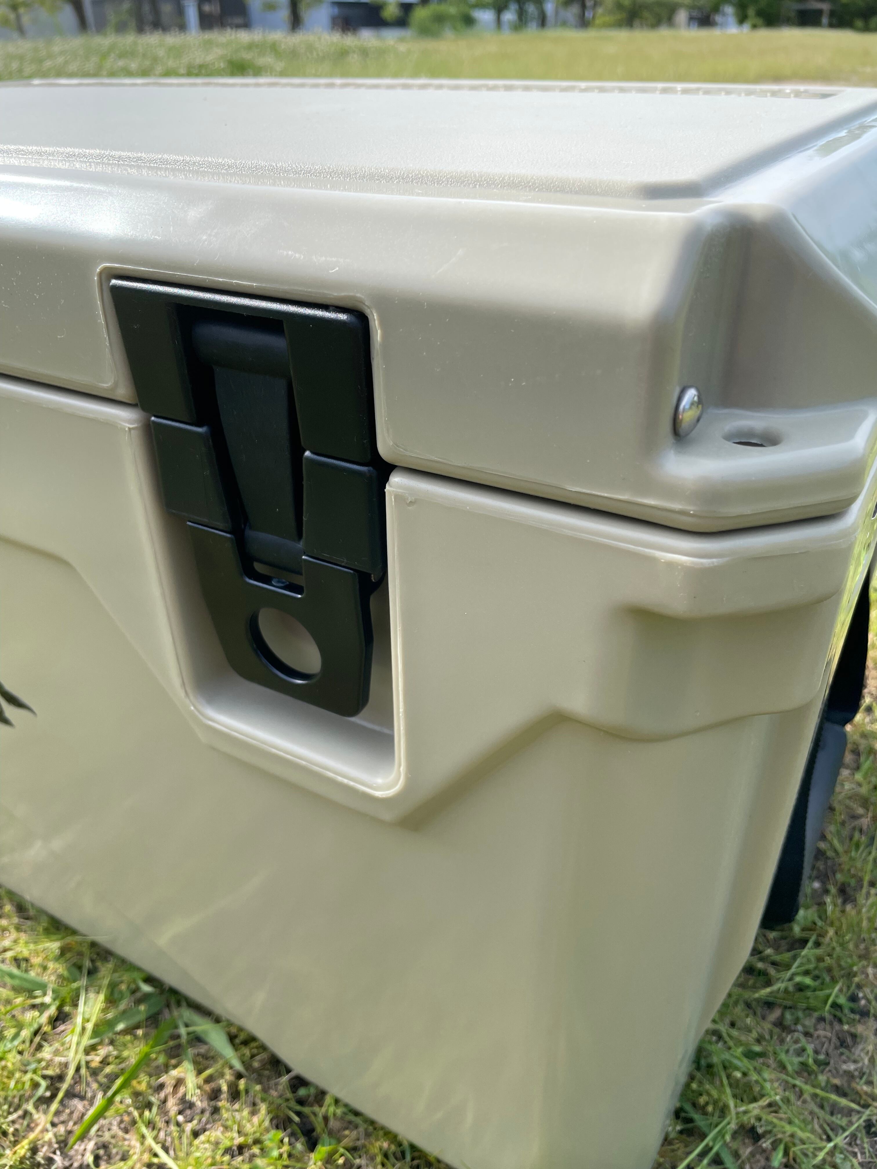 LONER】ICE Region cooler(アイスレギオンクーラー)45QT Tan(タン 