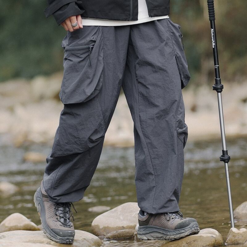 ビッグポケット付きゆったりシルエットパンツ A18441