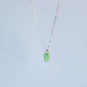 翡翠の美しさをそのままネックレスに！ K10YG Kakera ネックレス A貨翡翠  jd_ne1158