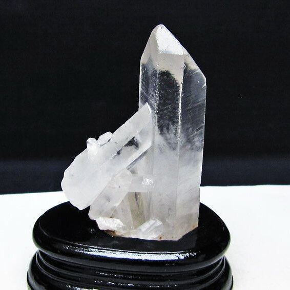 水晶 クラスター マダガスカル産 台座付属 水晶 原石 一点物 182-9372