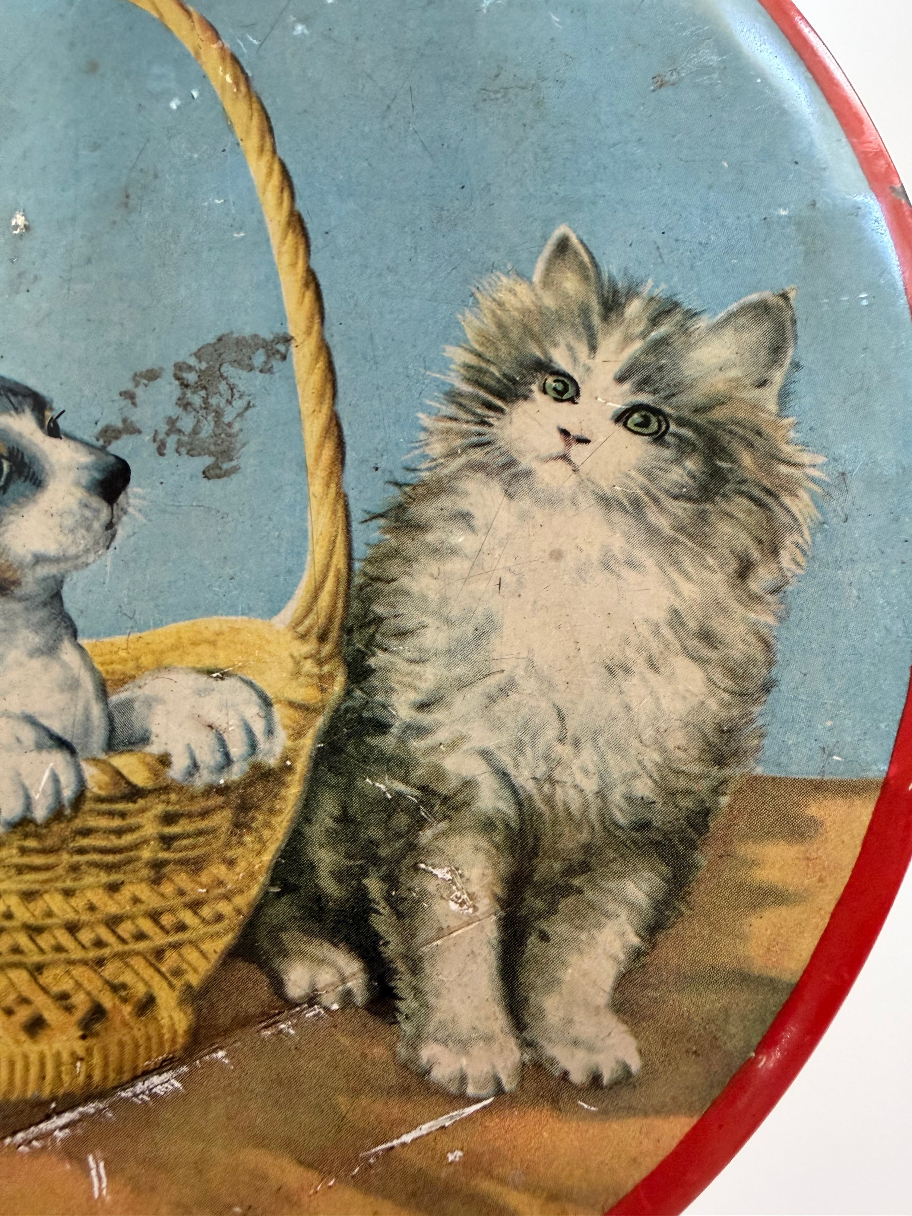 LOUIS CLAUSS ティン缶（犬と猫のバスケット）｜フランスアンティーク