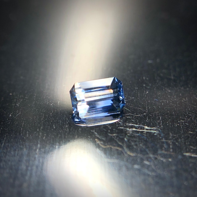 凍てつくようなクリアとブルー 0.26ct 希少石 天然 バイカラーサファイア