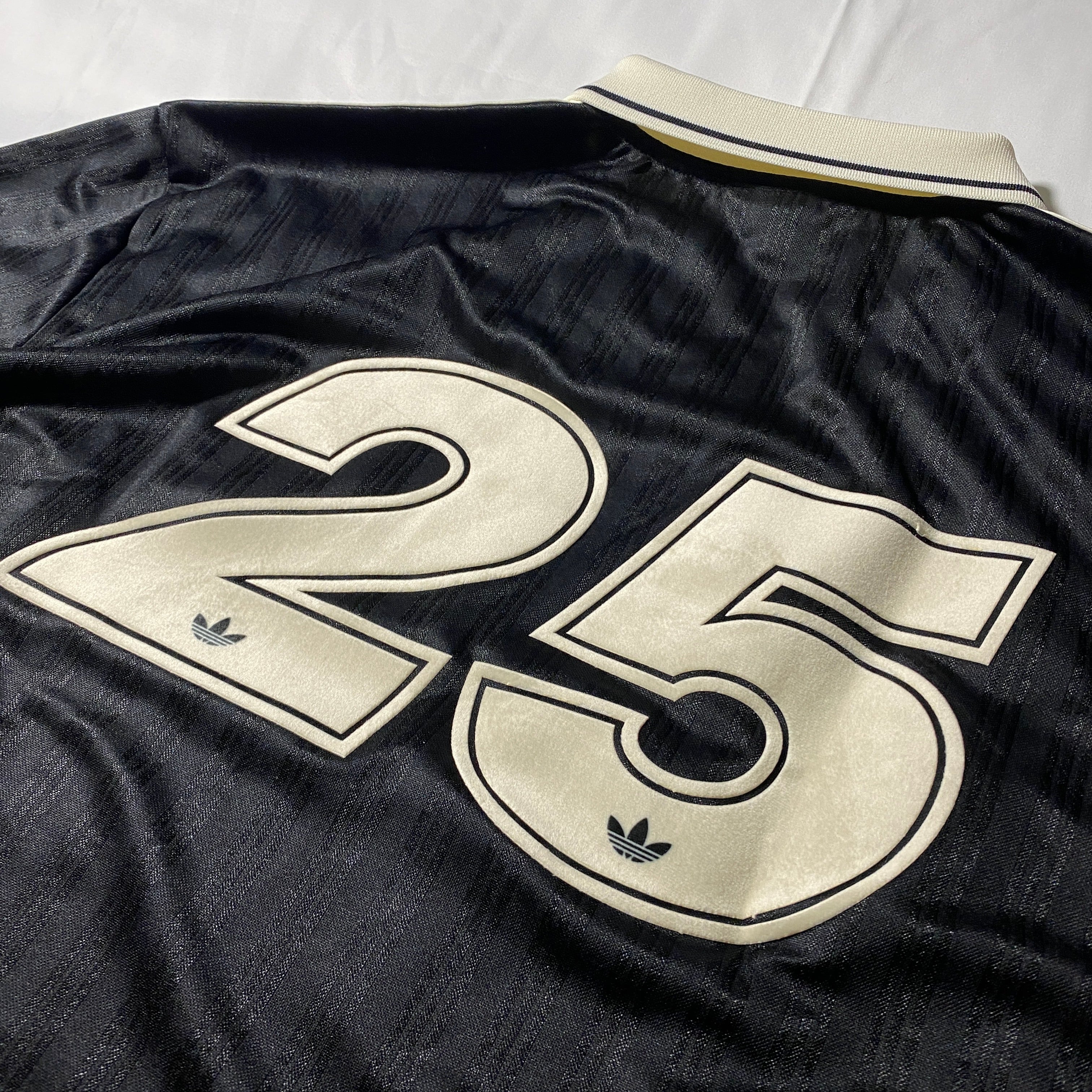 XL Adidas × Oasis Tour Jersey Black | WAGENTYPEII