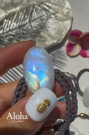 ”ランクなし”Oval Rainbow moon stone hair accessory(オーバルレインボームーンストーンヘアゴム)