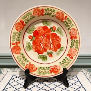 ハンガリー  赤いフラワー柄の飾り皿　A