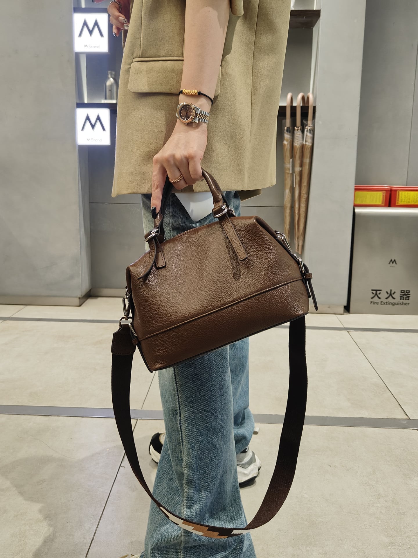 シンプルながらも高級感が牛革ボストンバッグ|5色 | miochic