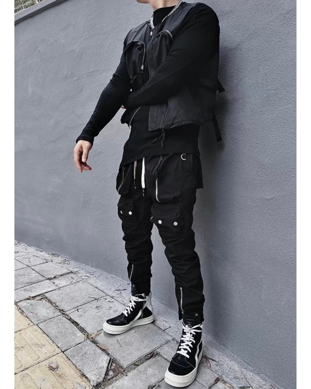 【最短翌日発送！】細く見せない設計｜スキニーカーゴパンツ(P00007)