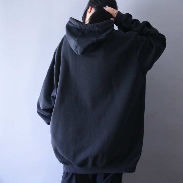 "carhartt" sleeve printed design over silhouette parka