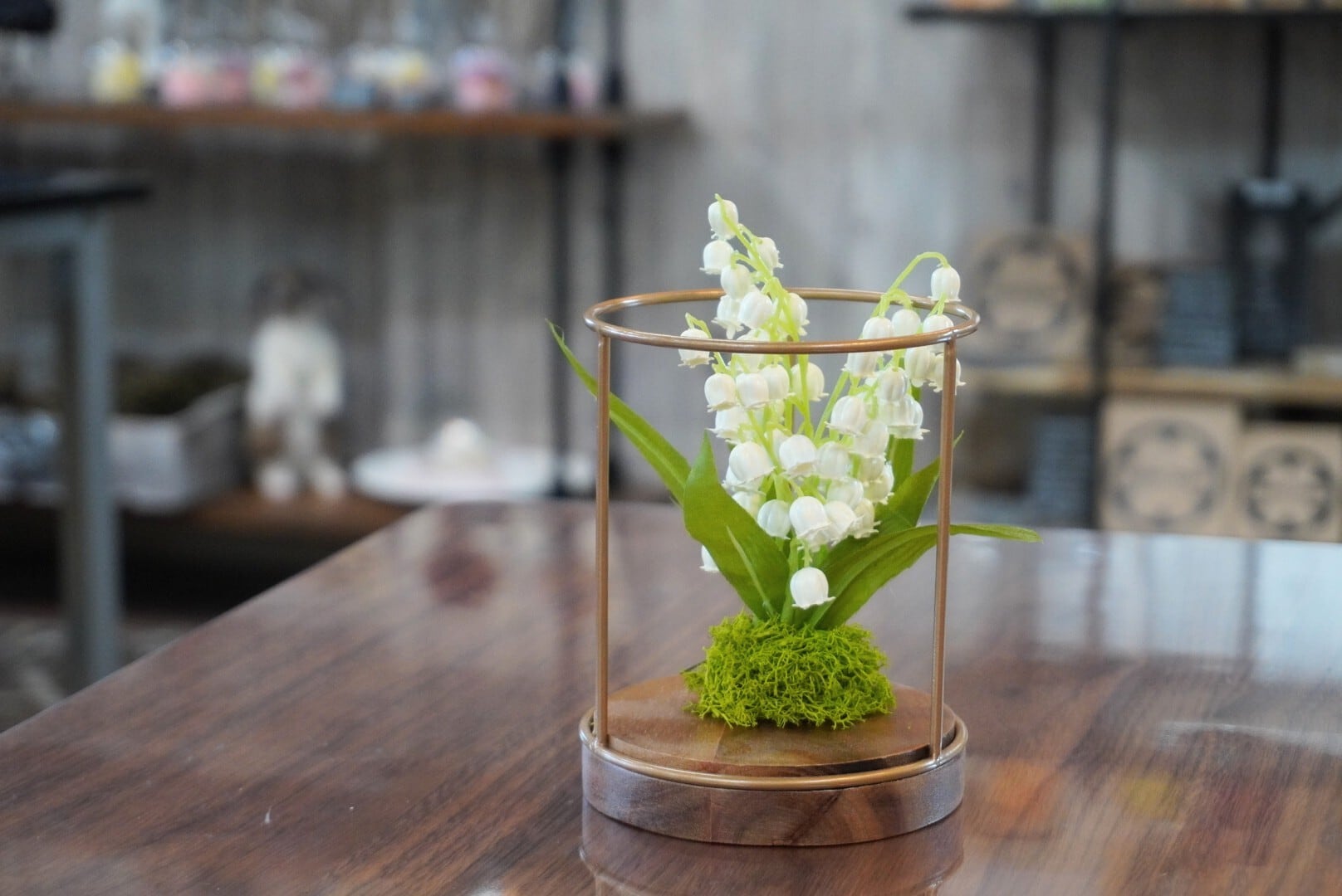 優しさと彩りを束ねて＊ピオニーとデンドロの華やぎアレンジメント【M