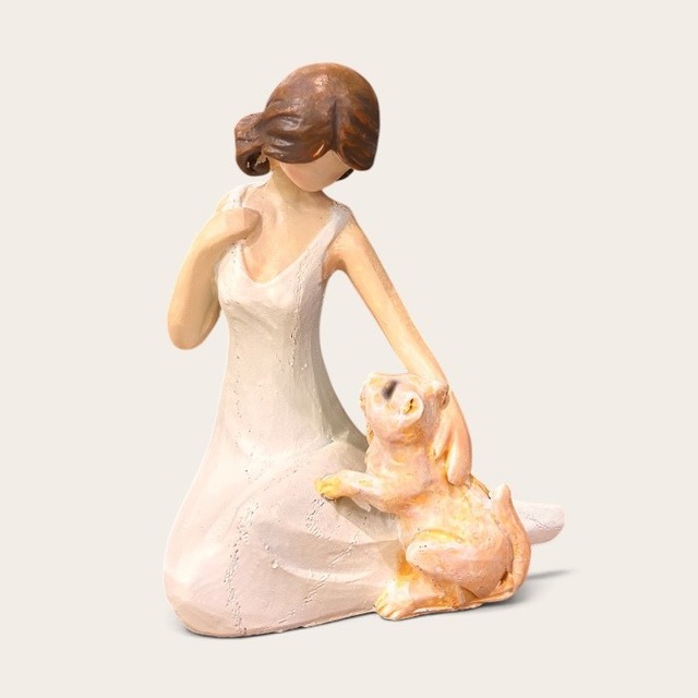 ねこと女性 癒し リラックス ゆったりとした時の流れを感じるオブジェ オーナメント 置物 sanpoti-2617