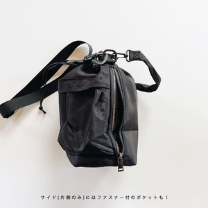 Out pocket drawstring bag (black)