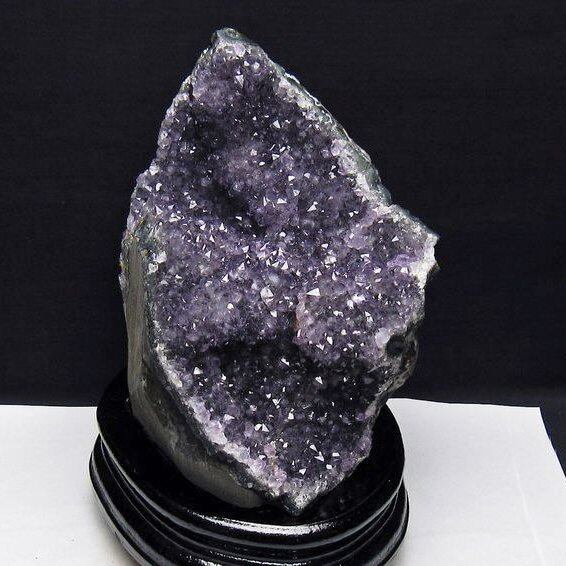 2.2Kg アメジスト クラスター ウルグアイ産 アメジスト 原石 amethyst 台座付属 花型 一点物 192-683