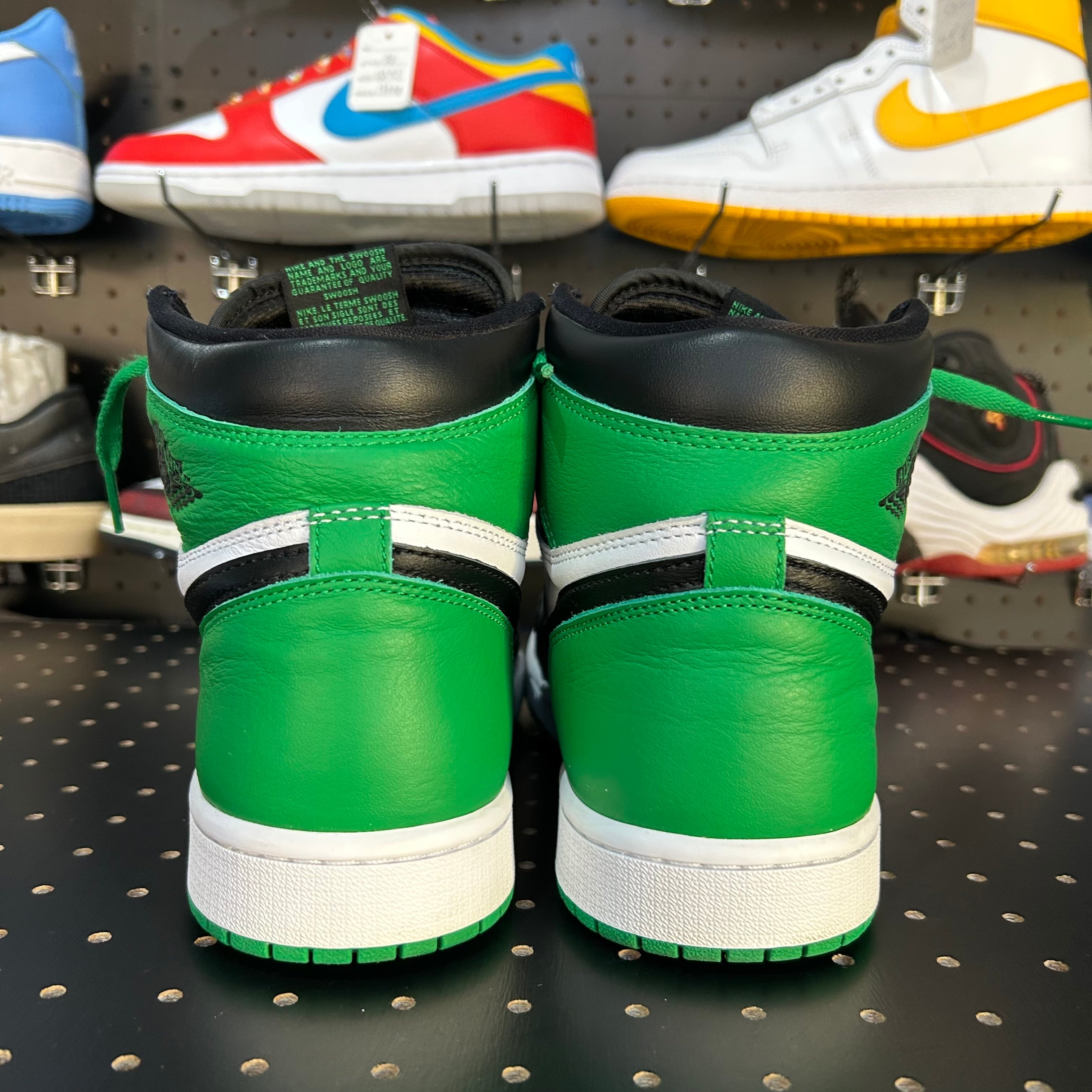 Nike Air Jordan 1 Lucky Green 28cm踵の減りなどはほぼありません