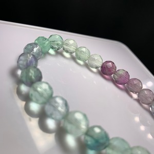 b166 カットフローライトブレスレット