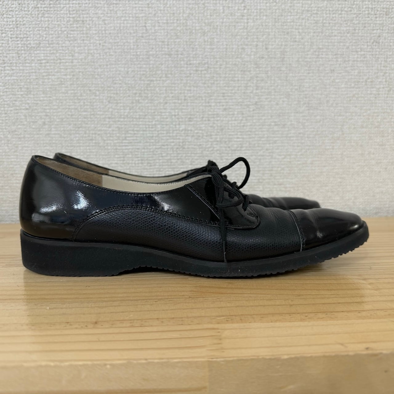 フェラガモ リザード×エナメル 黒紐靴 7 4A 使用感あり | cinderella shoes