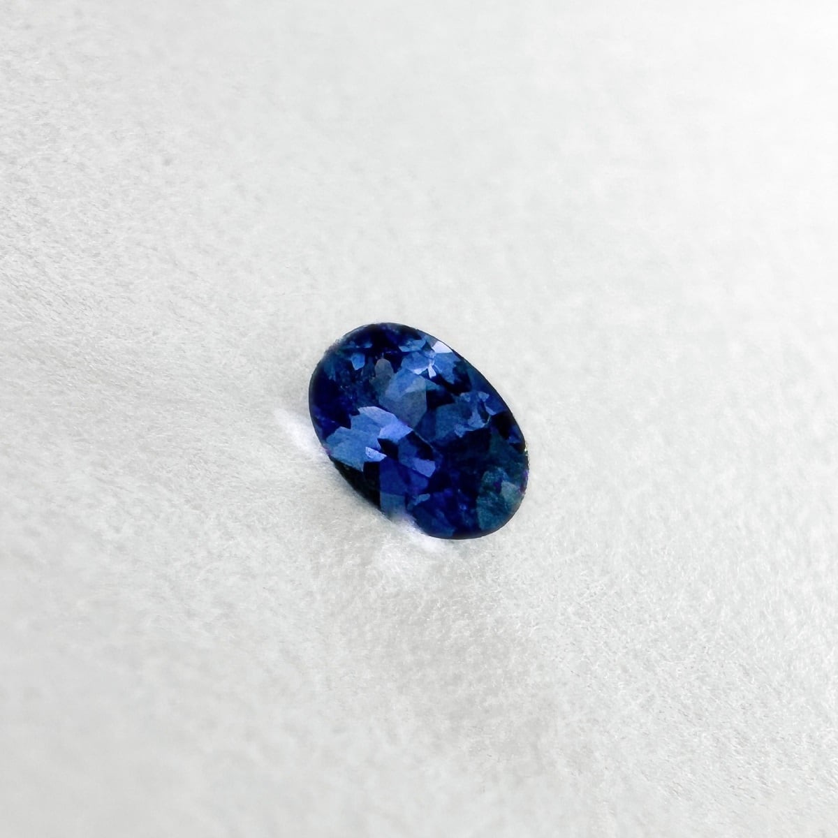 ブルー・ショットサファイア 0.69ct ハート型 【公式通販】 ブルー・ショットサファイア 0.69ct ハート型 【公式通販】