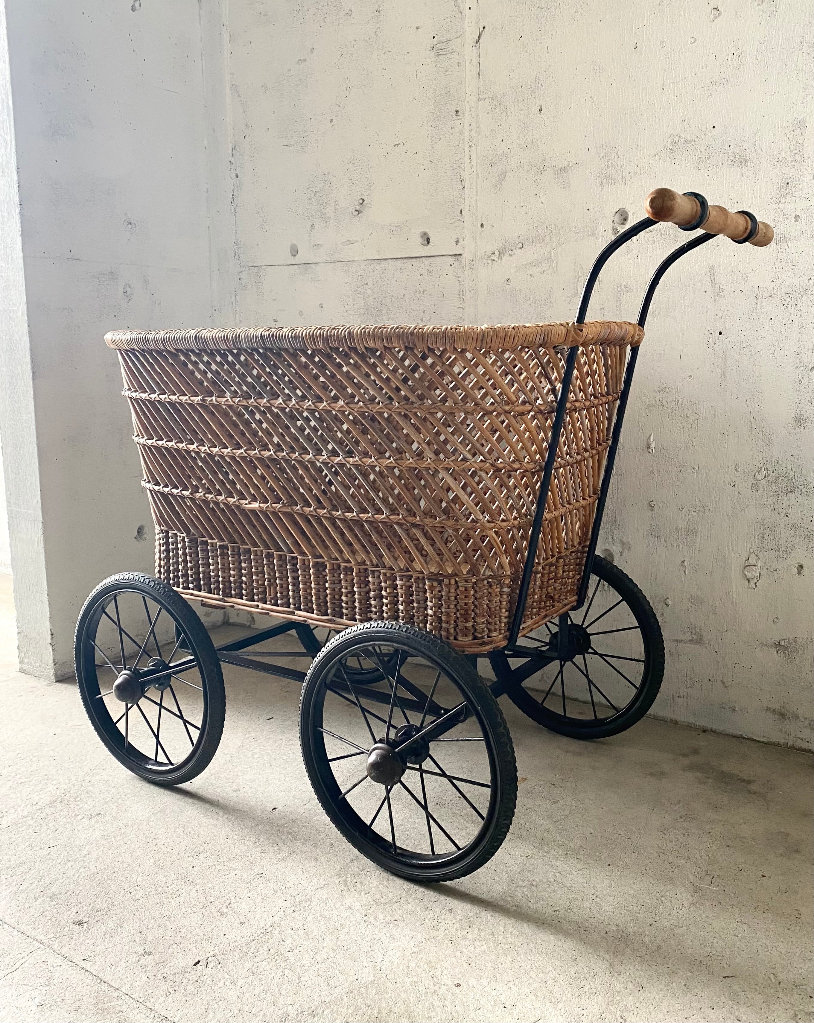シャビー乳母車[古家具] | giraffes craft