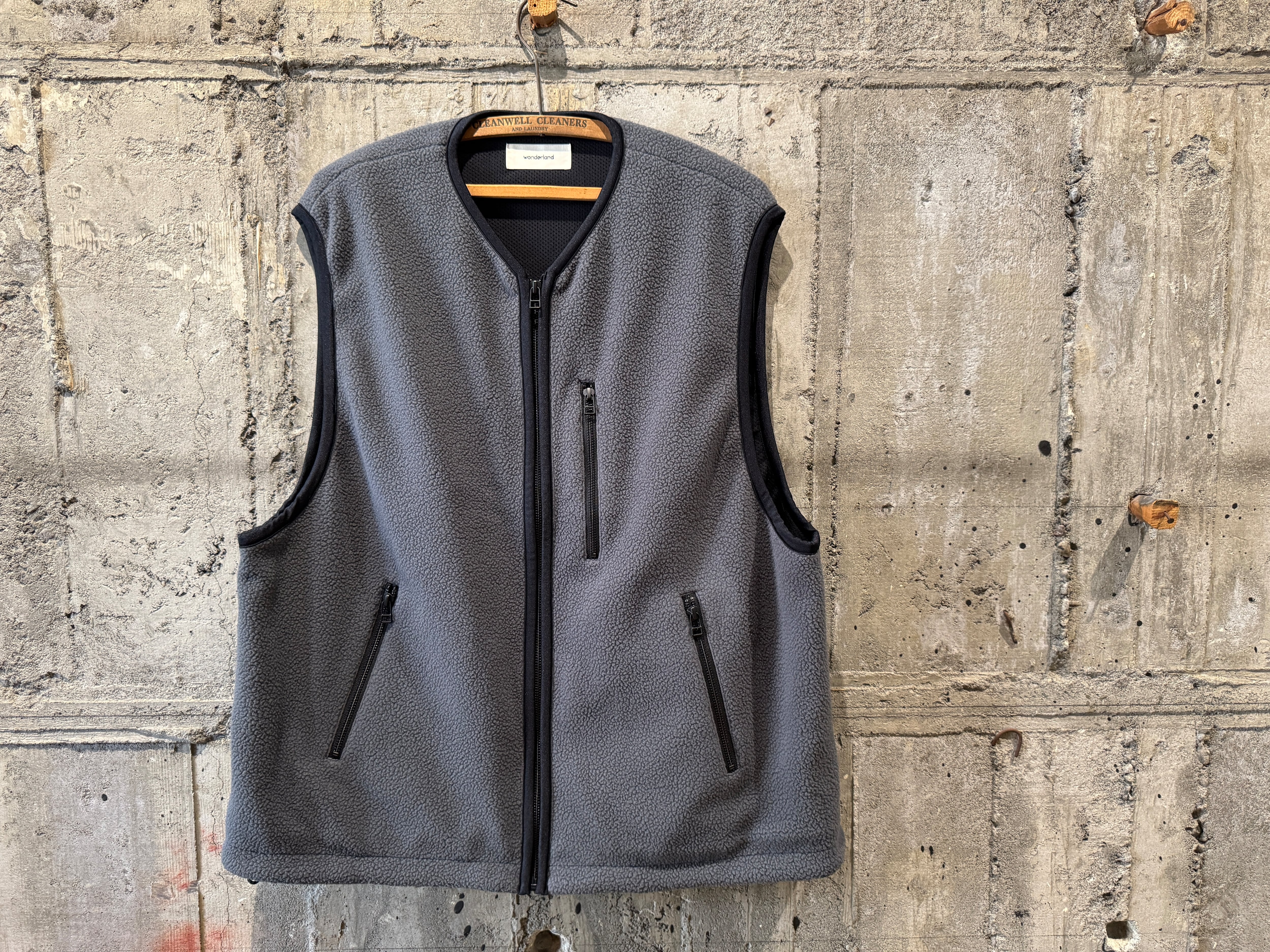 wonderland Store Vest/Gray | SHHH ONLINE STORE