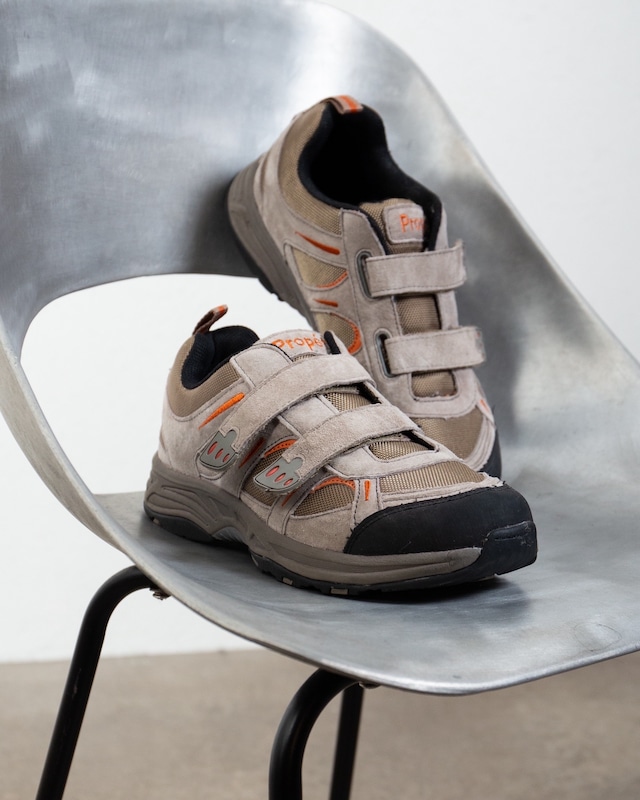 designed velcro sneaker / SIZE:US9