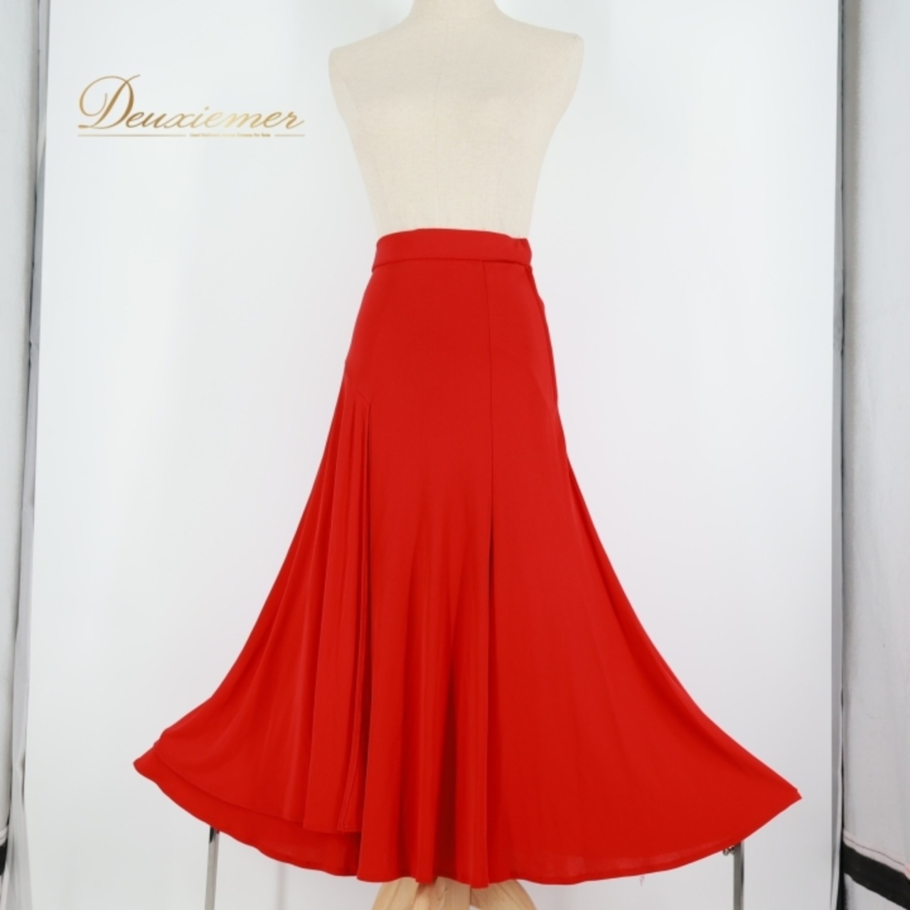 社交ダンス 衣装 スカート レッド系 チャコット Chacott 赤 無地 シンプル レッスン 練習 伸縮 ストレッチ 鮮やか 華やか 上品 かわいい 日本製 ダンス衣装