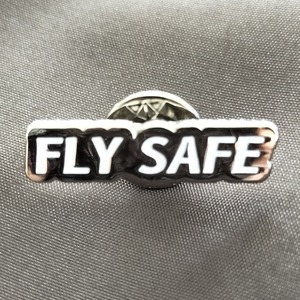 <送料無料>FLY SAFEピンバッジ