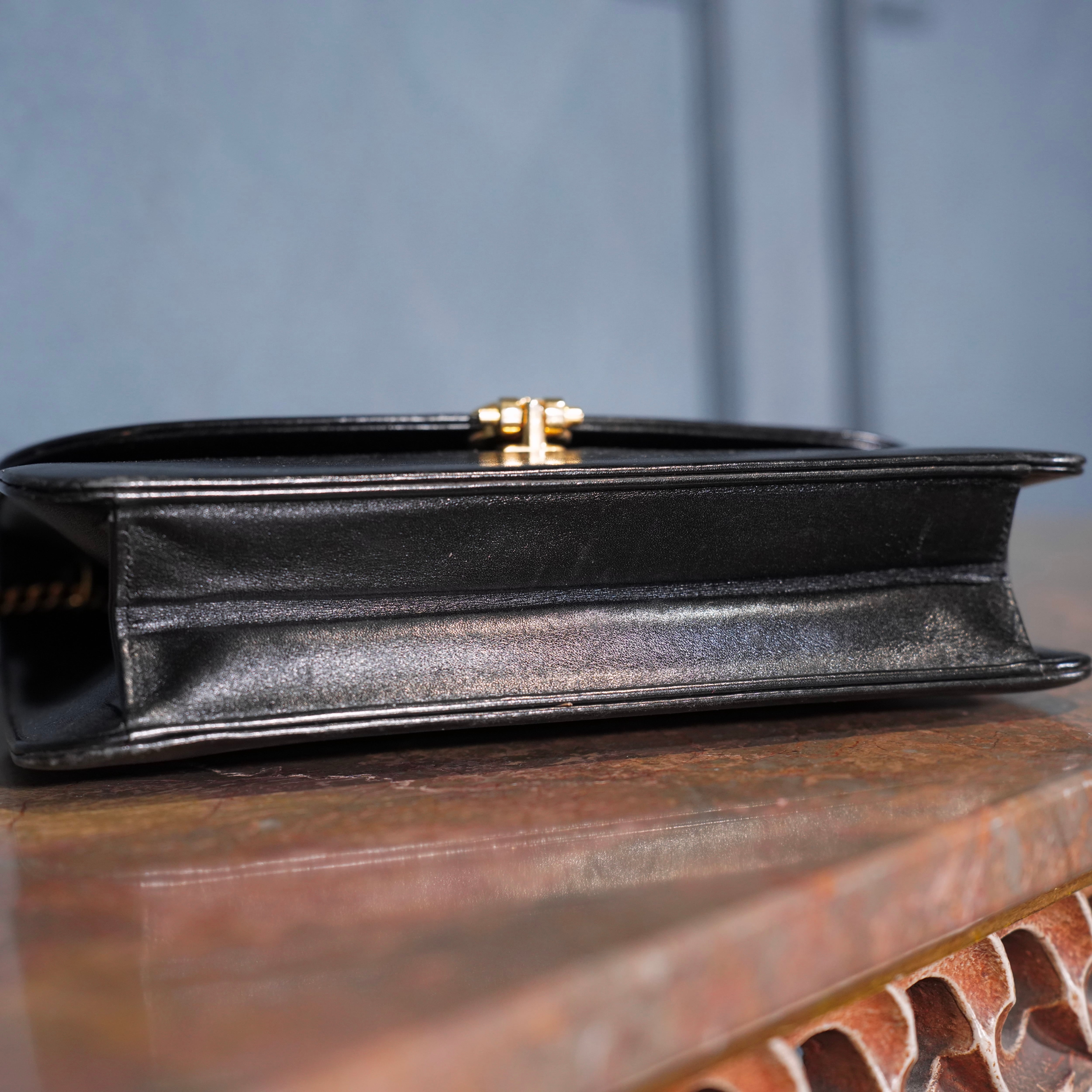 Christian Dior LOGO DESIGN CHAIN LEATHER SHOULDER BAG/クリスチャン