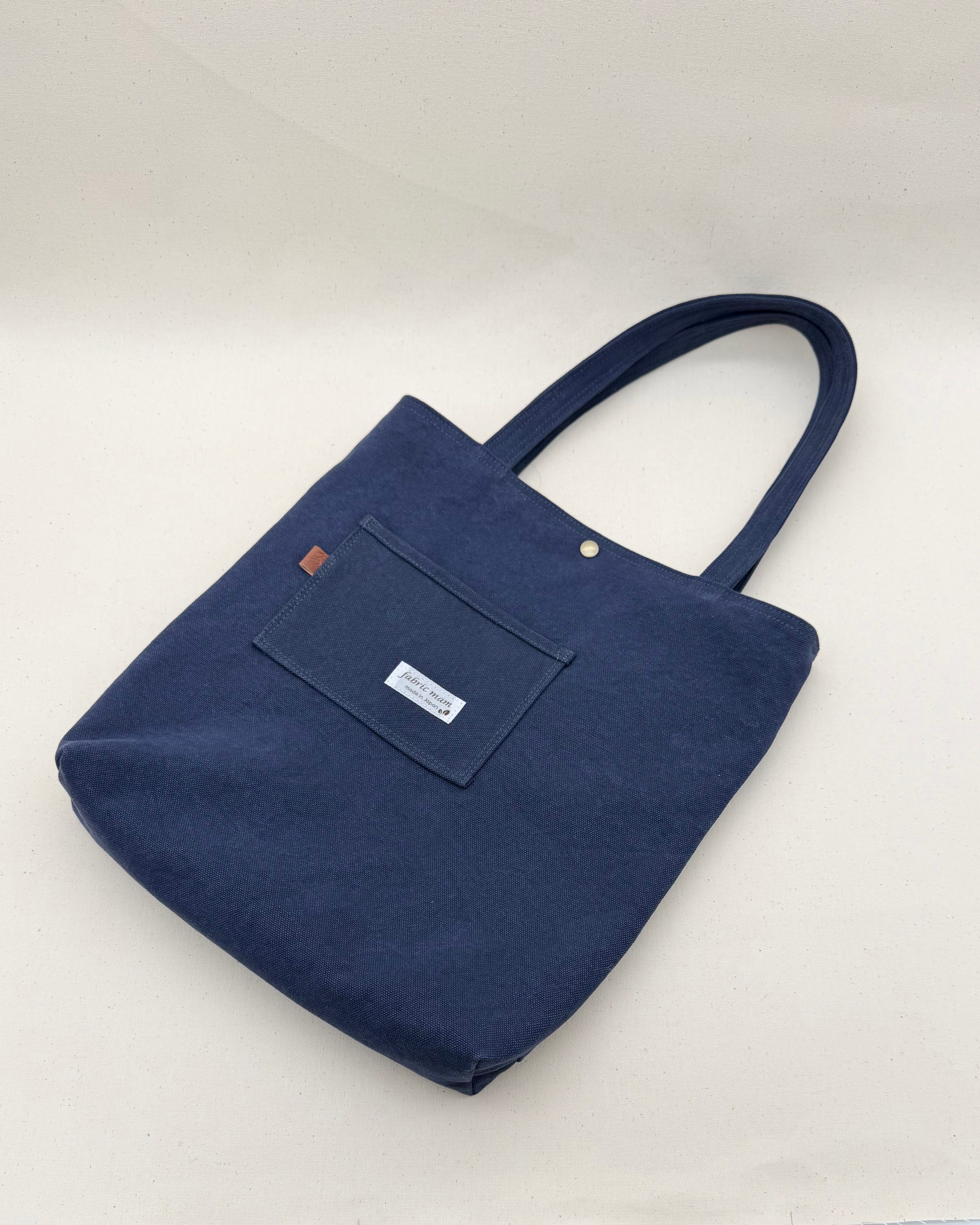 倉敷帆布で仕立てた Everyday Tote（チャコール）｜A4対応・軽くて毎日