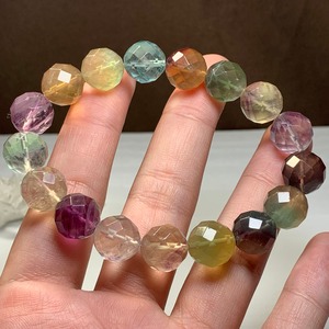 no2.多彩な変わった色合いフローライト・ブレスレット