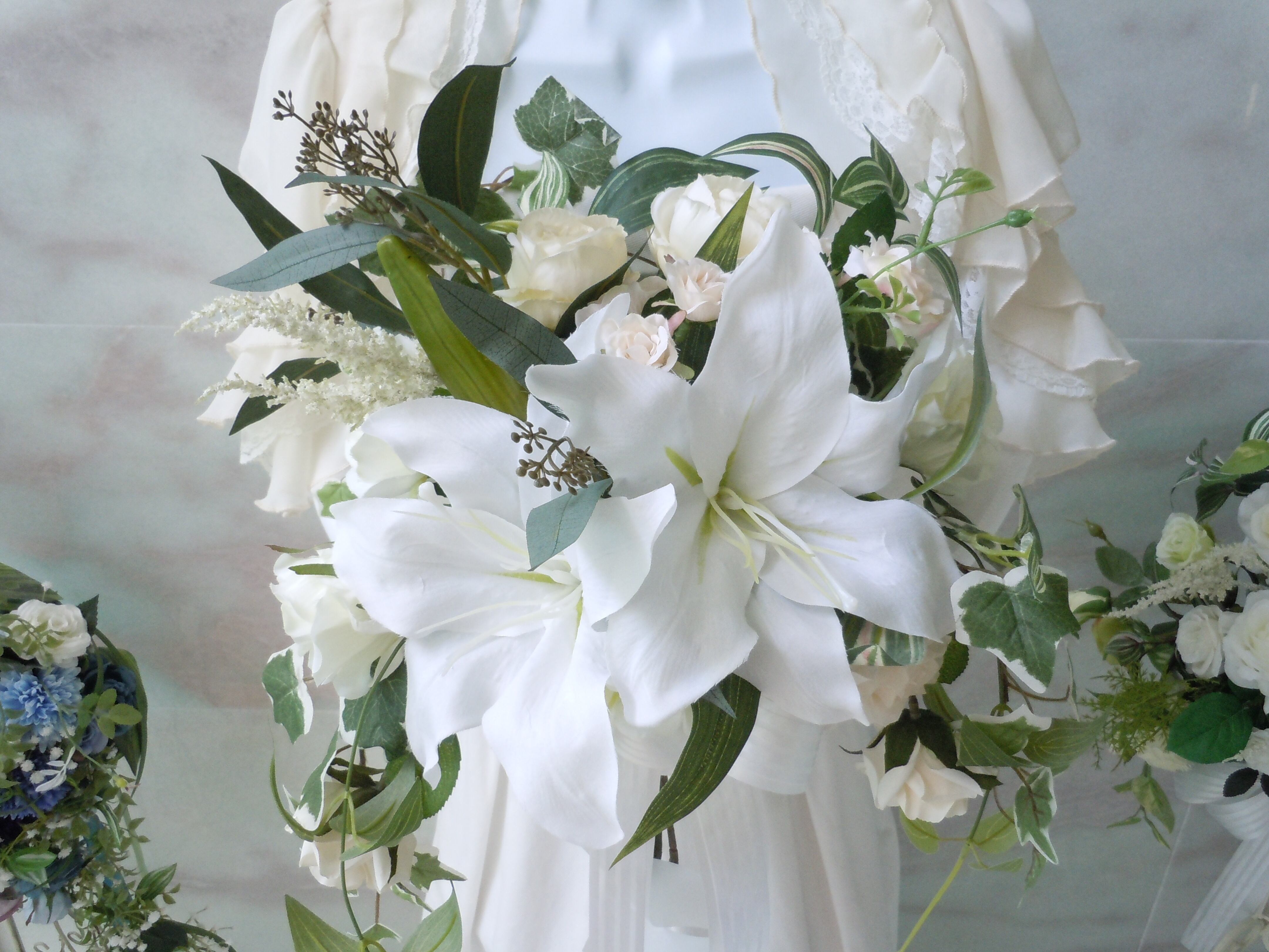 ◇ユリ カサブランカ＆ローズのクラッチブーケ◇ウエディングブーケ 前