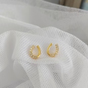 Horseshoe Zircon Pierce