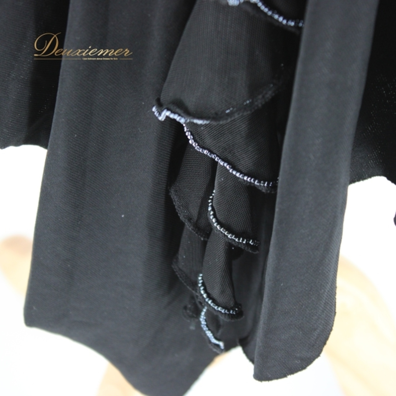 社交ダンス 衣装 ラテン スタンダード ドレス ワンピース パーティドレス レディース オールシーズン o・m・j 黒 ブラック系 シンプル 袖なし 大人用衣装 フォーマル ステージ衣装 プロフェッショナル ダンスパフォーマンス セクシー フレアスカート 伸縮性あり おしゃれ お揃いコーデ 黒ドレス シンプルデザイン ドレスアップ デイリーユース パーティー仕様