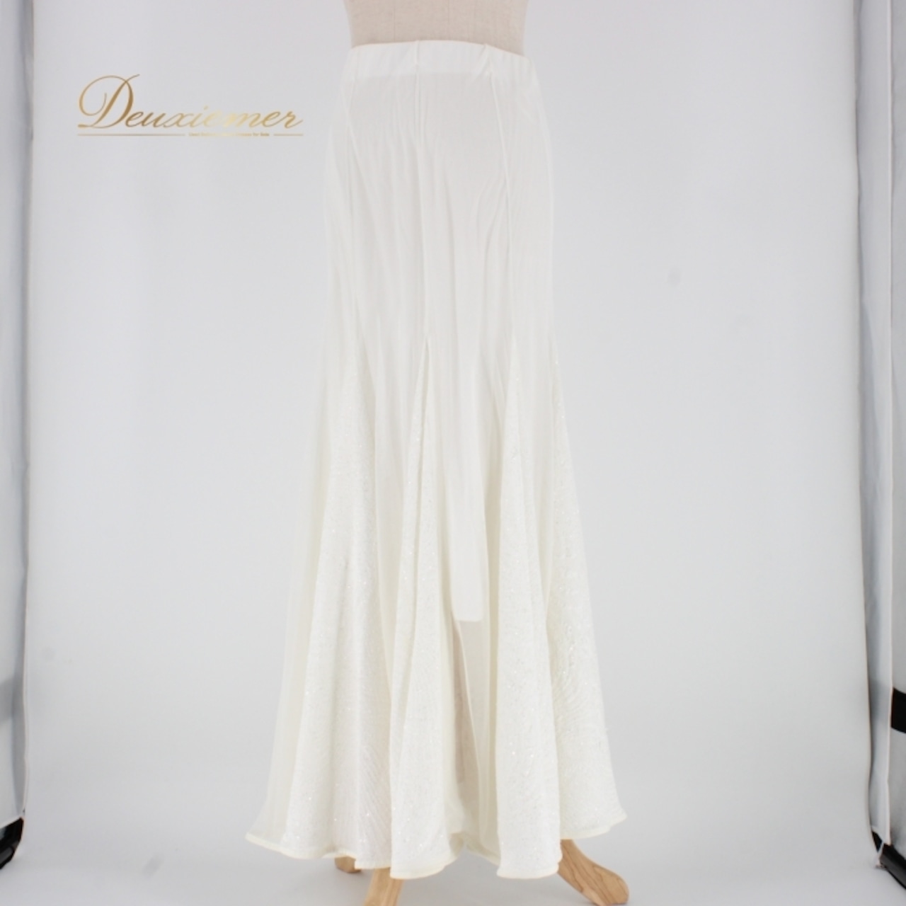 社交ダンス 衣装 スタンダード スカート レッスンウェア レディース 白 ラメ キラキラ ホワイト系 フォーマル 練習着 ロングスカート レース オールホワイト フェミニン 伸縮性 ゴムウエスト ダンスウェア スカート丈91cm シンプル お洒落 洗練 おすすめ レディースファッション ステージ衣装 婦人服