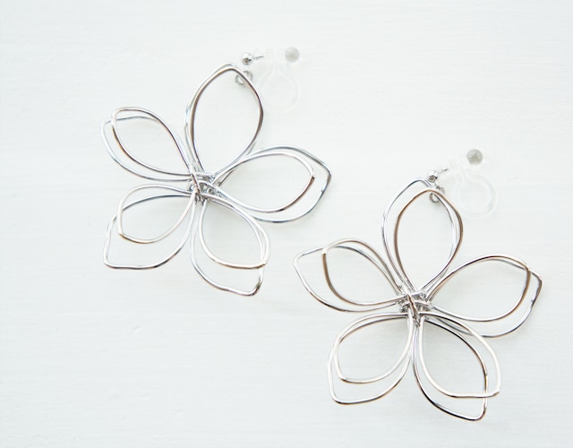 SV BIG flower earring　（樹脂イヤリング）