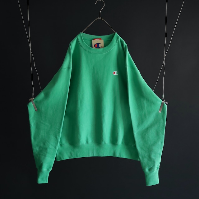 Dead stock " Champion " over silhouette green color reverse weave sweat pullover