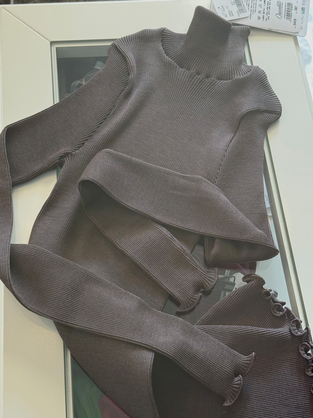 ロングスリーブ　モックネック　ウールシルク　　トープ　２、３、４サイズ