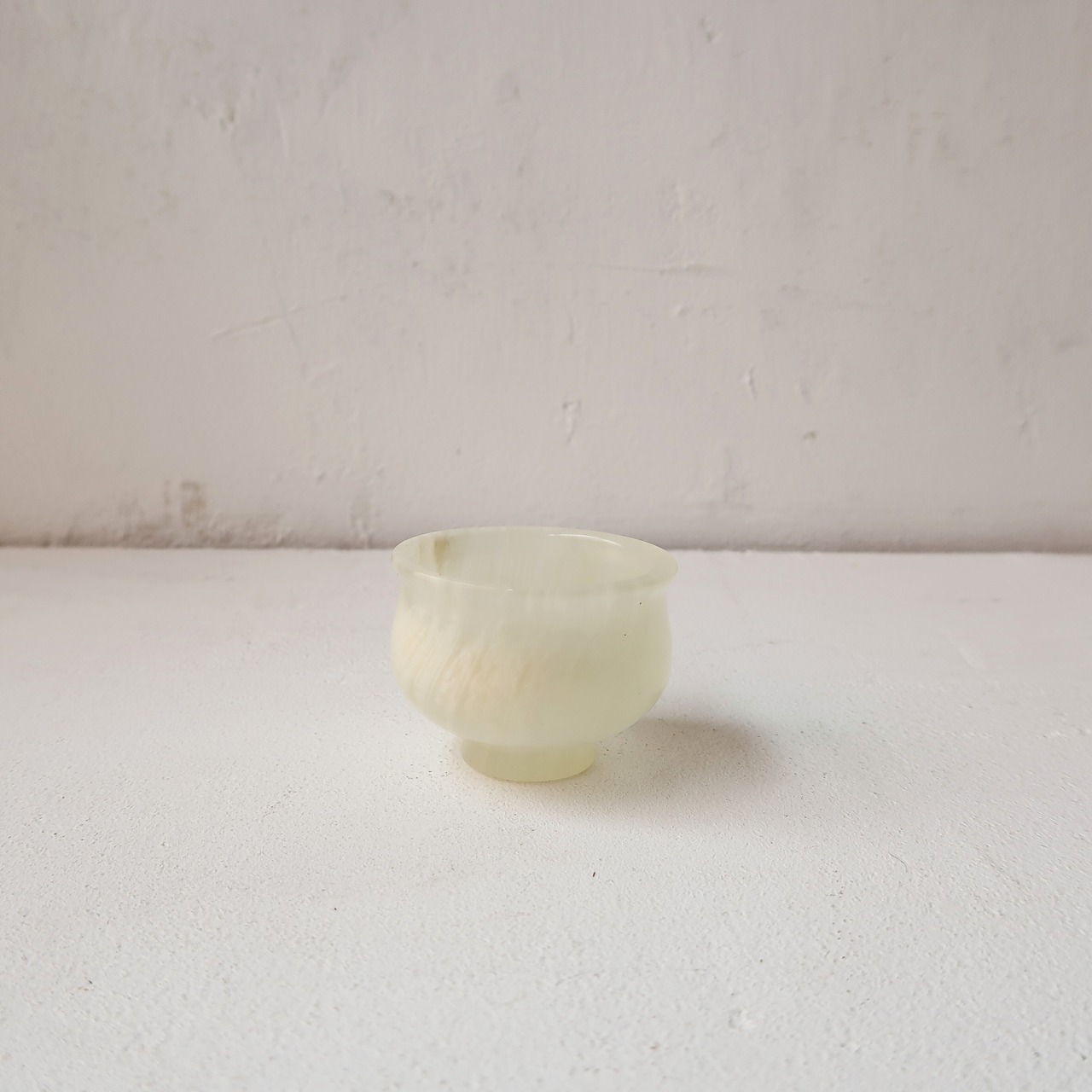 まるい石のおちょこi