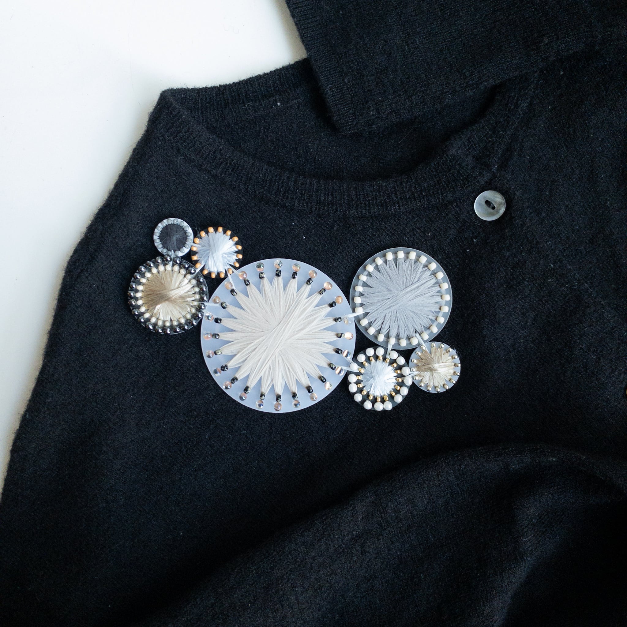 connect brooch swag [02]