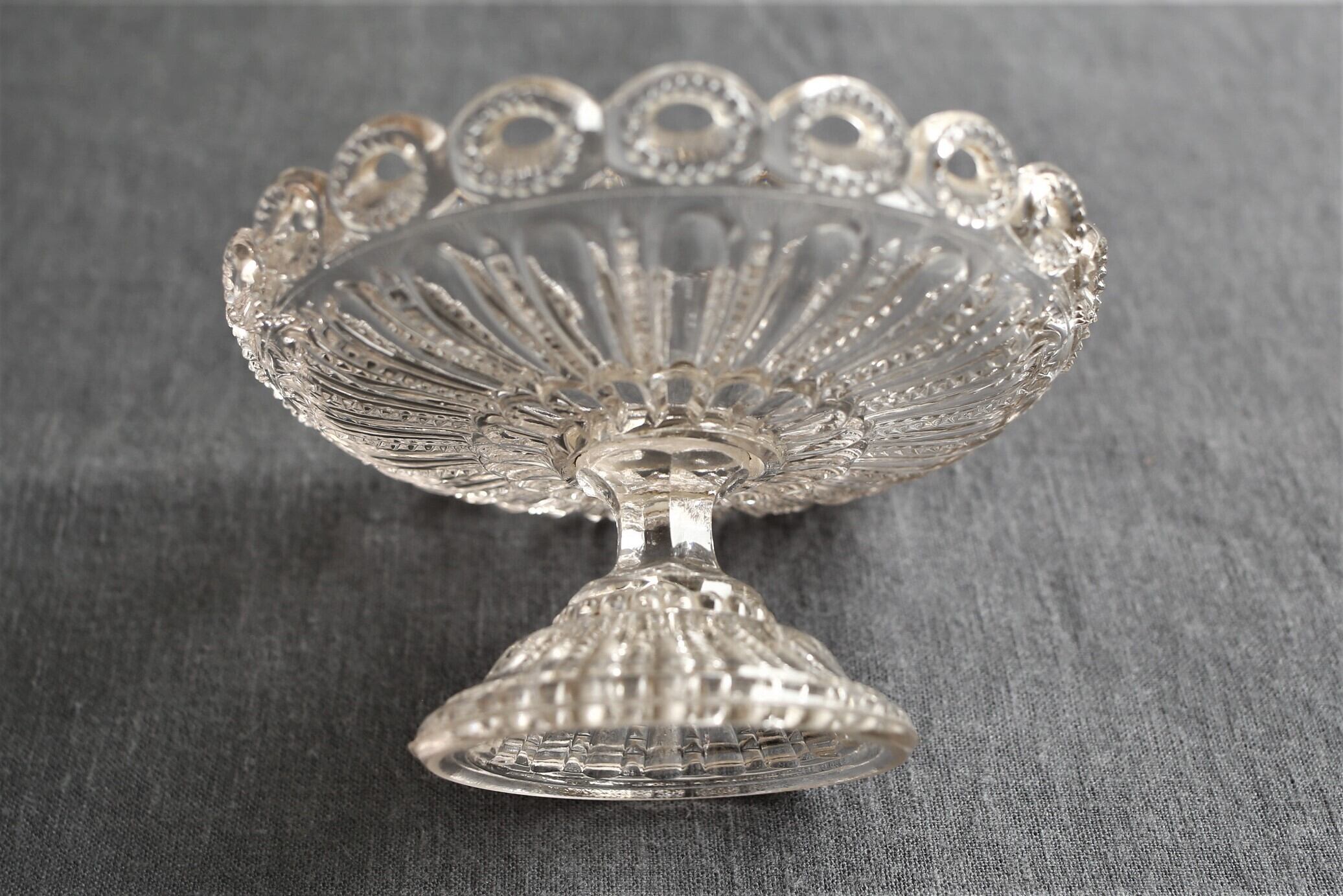 フランス アンティーク ヴィンテージ ガラスのコンポティエ 14cm N