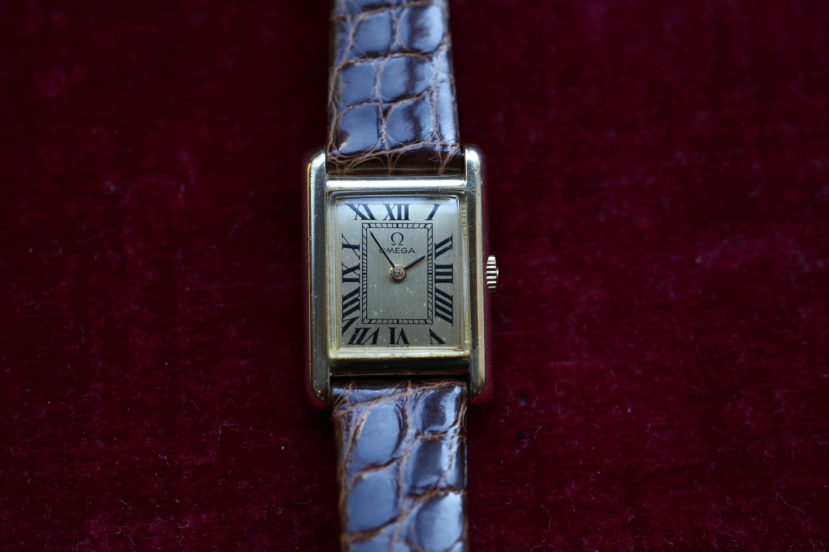 OMEGA】 1970's オメガ レクタンギュラー 14金無垢ケース TANKスタイル