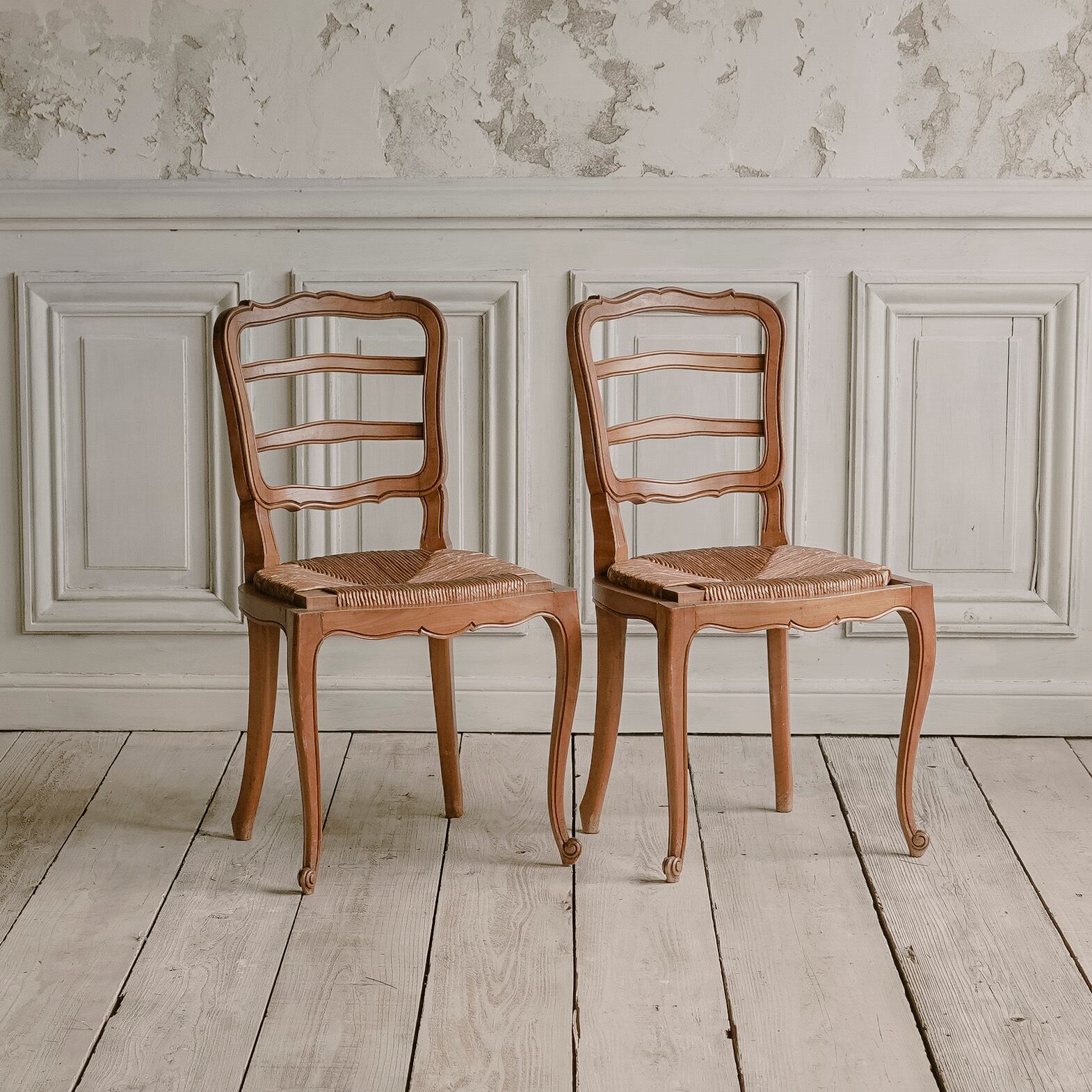 チェア/ラッシュシート/ディスプレイ/アンティークチェアー/椅子/イス/ガブリオールレッグ