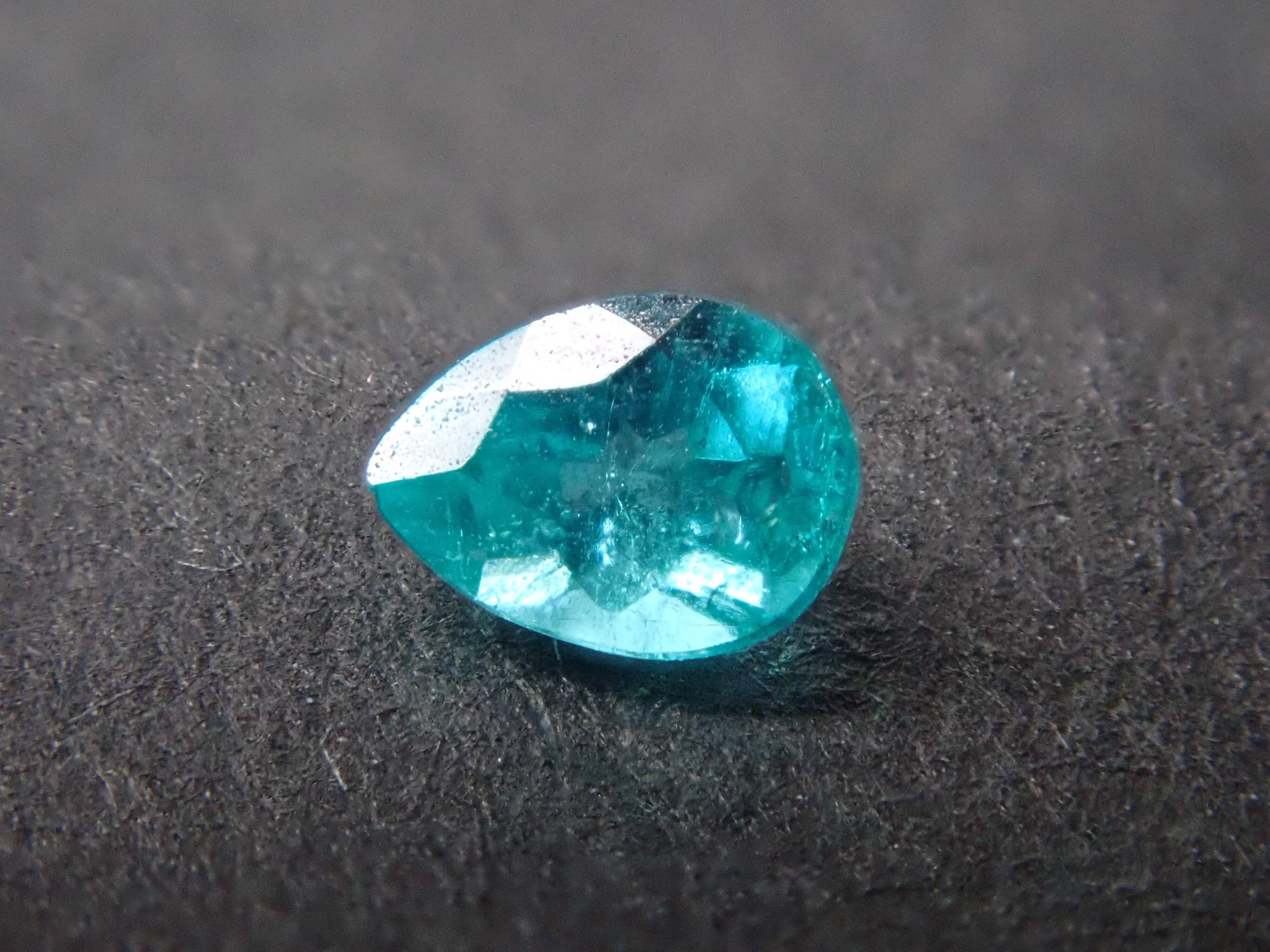 ブラジル・バターリャ産パライバトルマリン 0.069ct