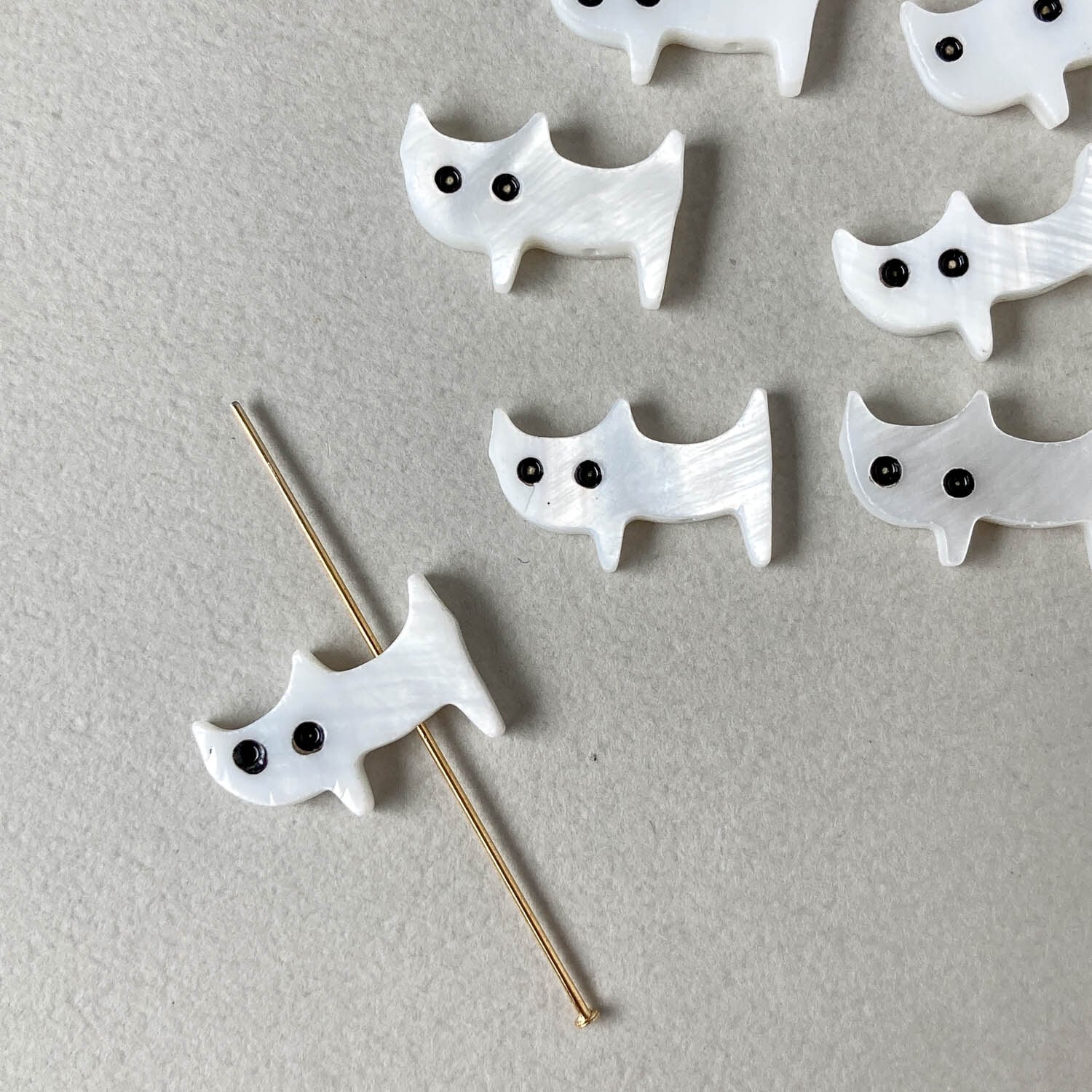 銅製置物 ねこ | Dua-アクセサリーパーツショップ