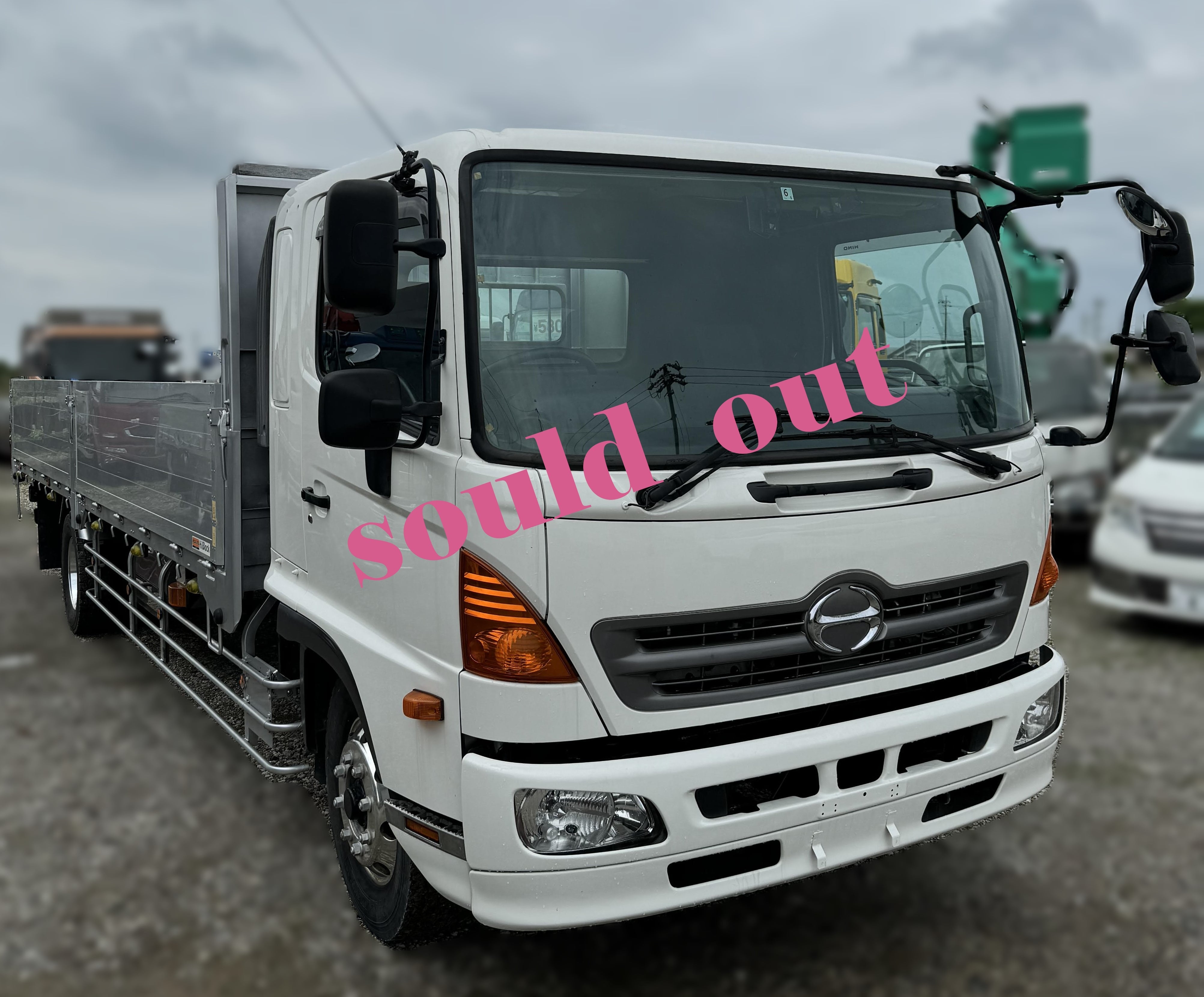 OGUshow キャラバン標準ボディ ESリアパイプラック | Pay ID