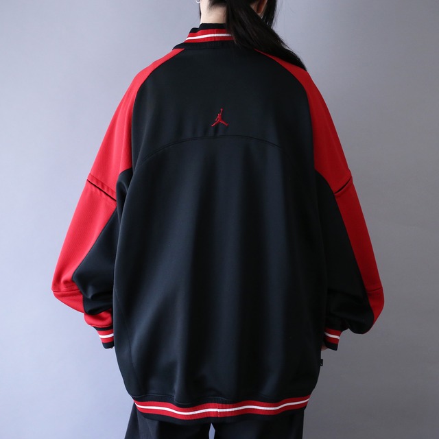 "JORDAN" super over silhouette gimmick design track jacket