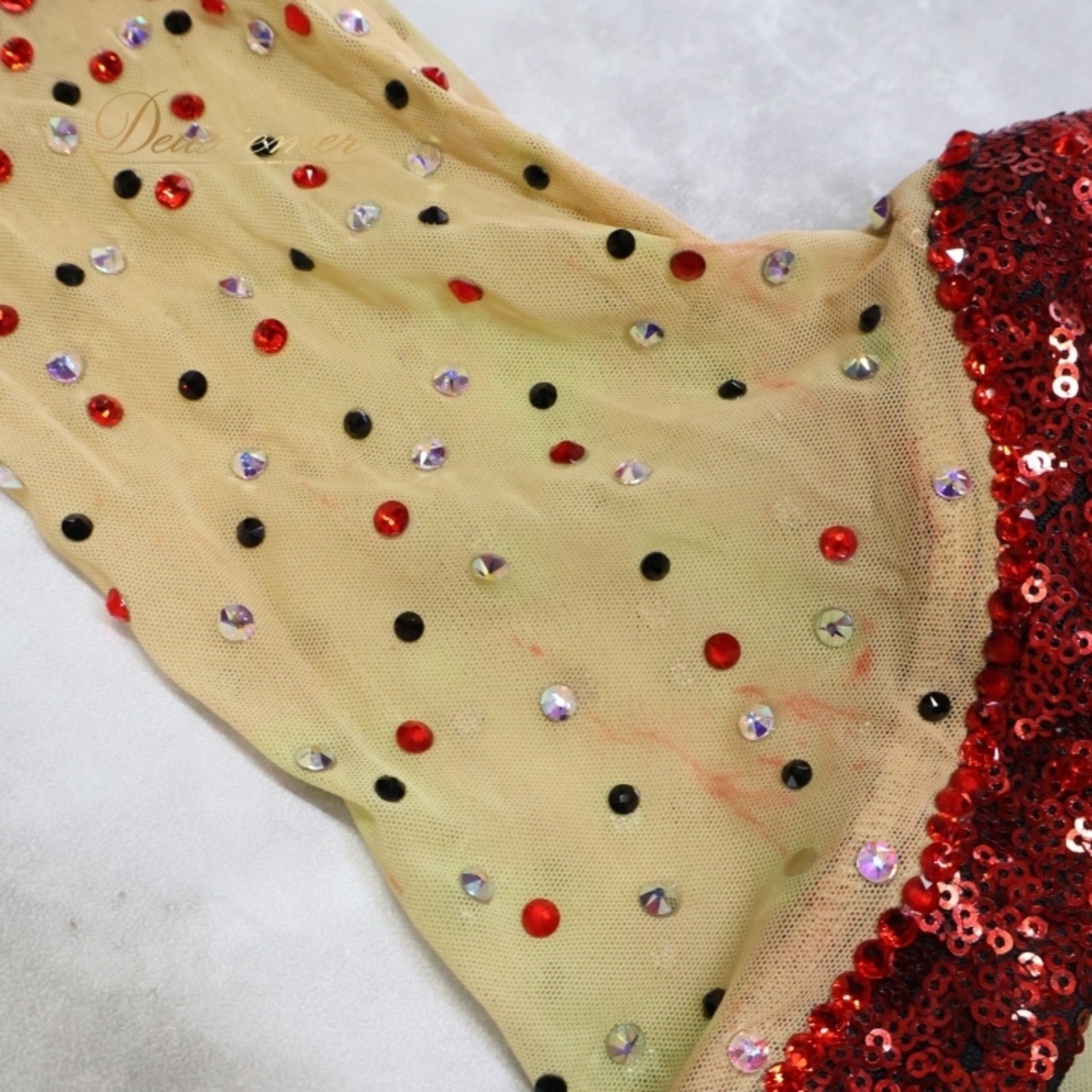 社交ダンス 衣装 THE ONE ザワン スタンダードドレス ドレス ワンピース フロート デモ 競技 ダンス スパンコール 赤 黒 フロート リボン ブラック系 レッド系 華やか 大人 女性用 輝き おしゃれ パーティー 競技用 ステージ衣装 ダンスパフォーマンス