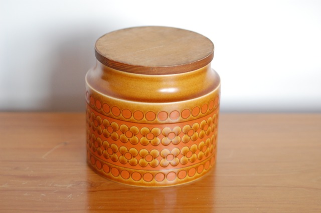 Hornsea Saffron Canister (Small) 5500yen